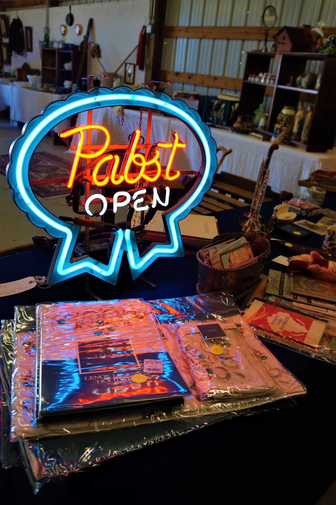 Vintage neon signat Elkhorn Antique Flea Market
